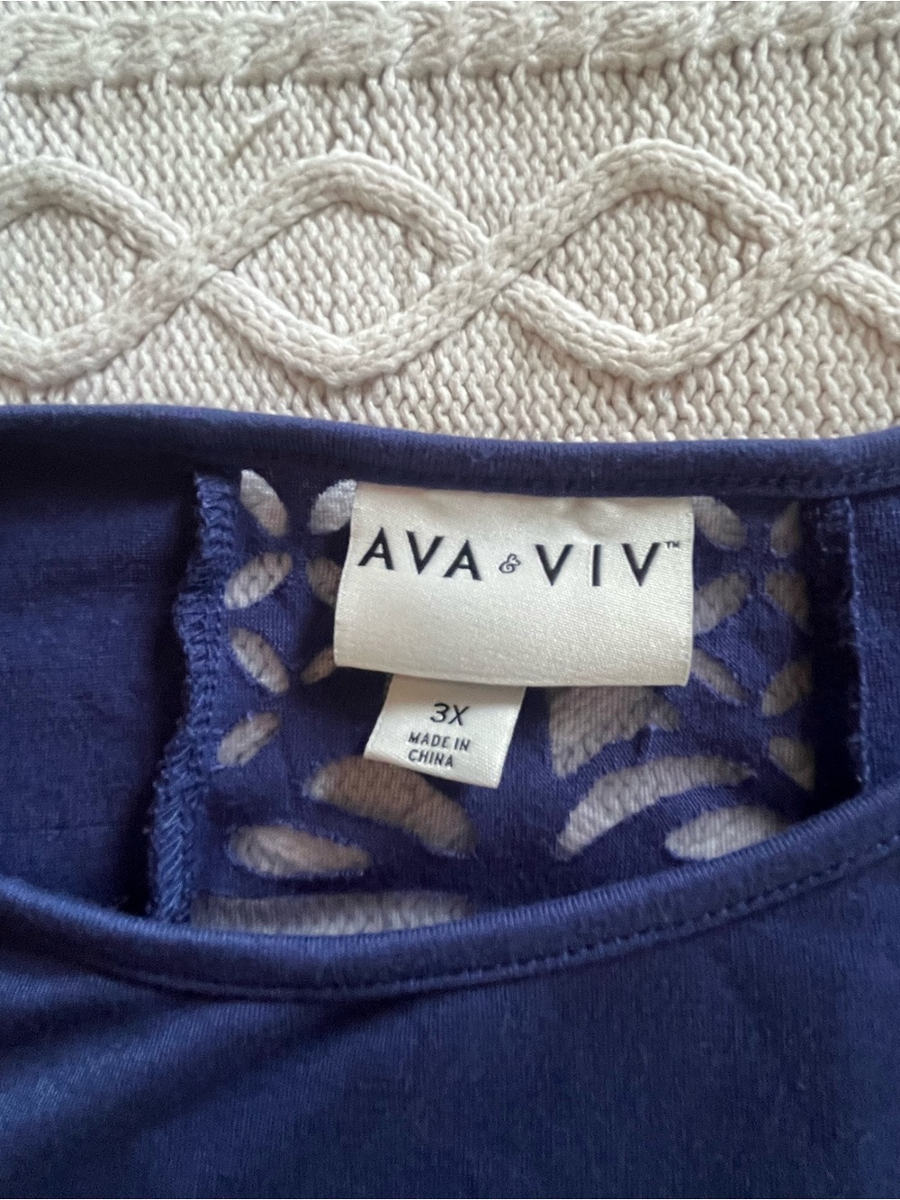 Ava & Viv Dark Royal Blue Laser-Cut Shoulder Long Top - Women’s Size 3X - Picture 2 of 14